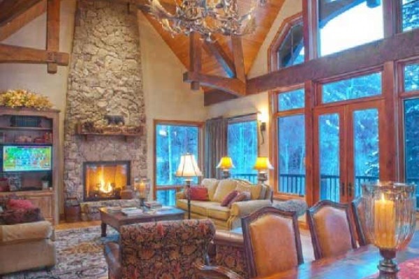 [Image: Luxurious Six Bedroom Lodge in Morningstar]