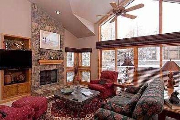 [Image: One Breckenridge Place Townhomes - Three Bedroom with Hot Tub / 3 Bath]
