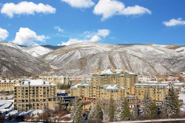 [Image: Westin Luxury 2 Bdrm Ski in/Out, Sleeps 8, Kitchen, Fireplace, Mtn View]