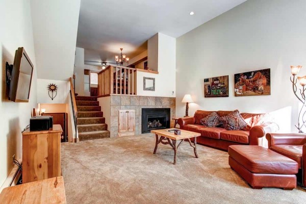 [Image: Front Row Cedars 2BR 50 Yards to Slopes/Quicksilver Lift Breckenridge Lodging]
