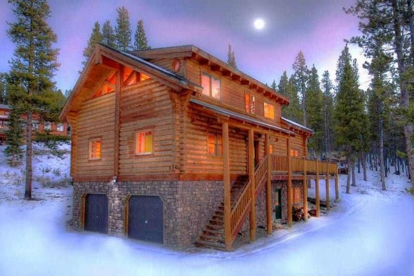 [Image: Snowshoe Retreat: 4 BR / 3.0 BA House in Breckenridge, Sleeps 14]