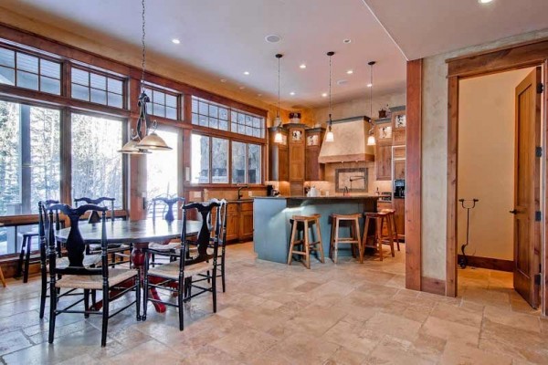 [Image: Spacious, Custom, Private Ski Home with Easy Town Access. Ask for Discounts!]